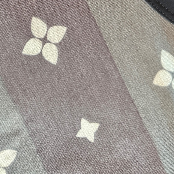 LuLaRoe Randy T - Picture 2 of 3